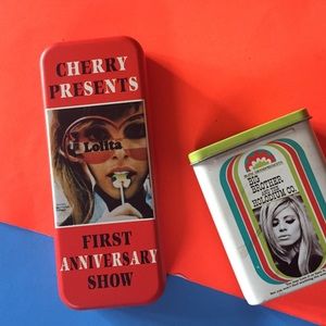 Tin boxes containers